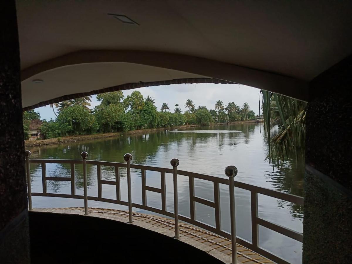 Alappuzha Beach Paradise Day Cruise Houseboat מראה חיצוני תמונה