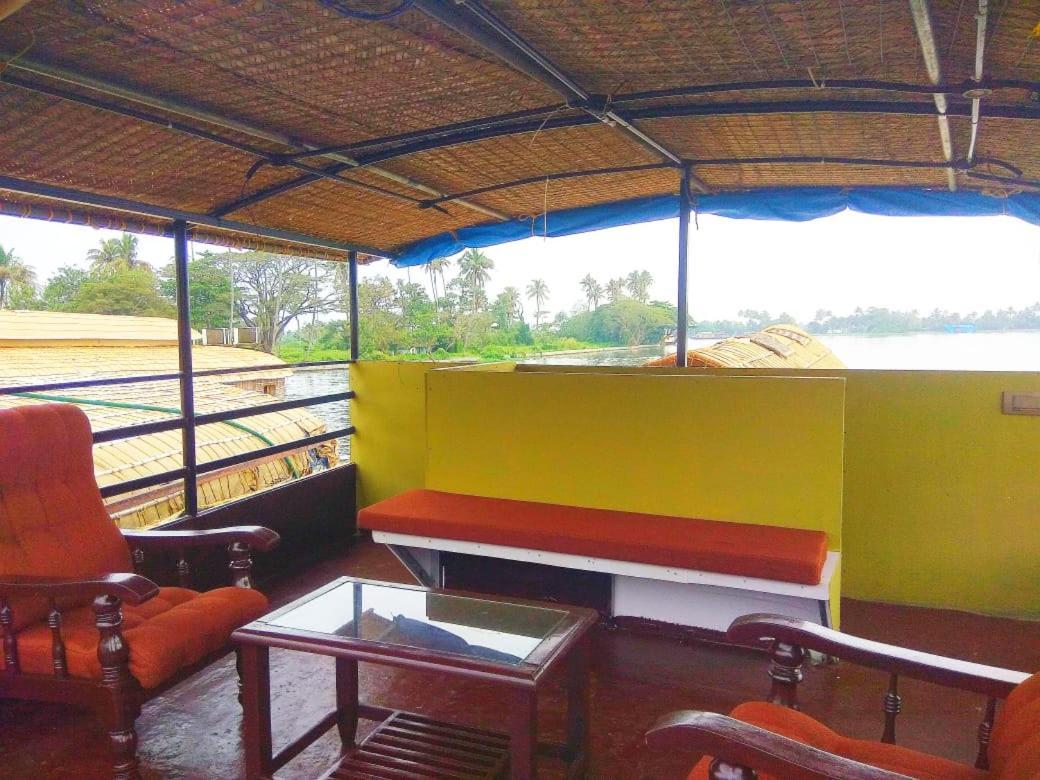 Alappuzha Beach Paradise Day Cruise Houseboat מראה חיצוני תמונה