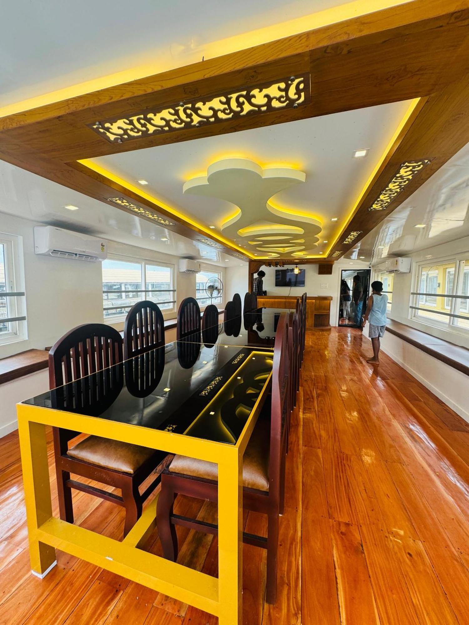 Alappuzha Beach Paradise Day Cruise Houseboat מראה חיצוני תמונה